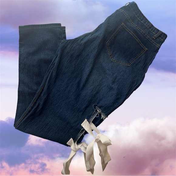 💜 Bows in a Row Skinny Denim Jeans 💜 - Picture 2 of 8